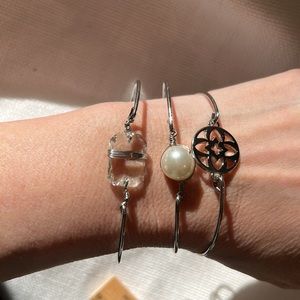 Set of Silver Wire Bangles with wrapped Crystal, Mandala & Pearl